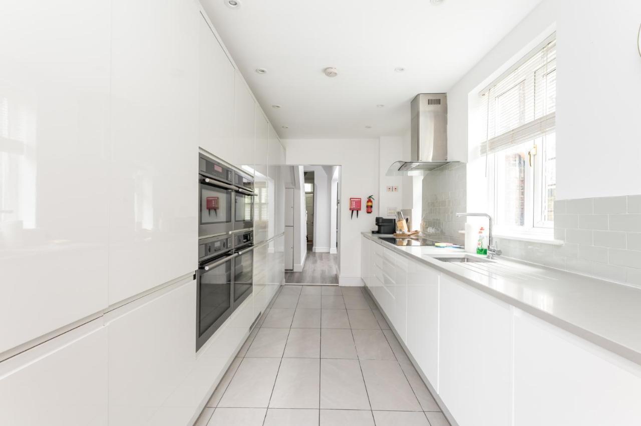 Villa Stunning And Modern 5 Bed House I Pass The Keys York Exterior foto